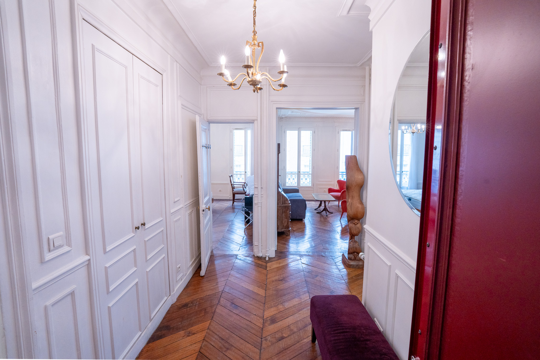 Vue sur rue depuis le balcon — avenue des Champs-Élysées à proximité